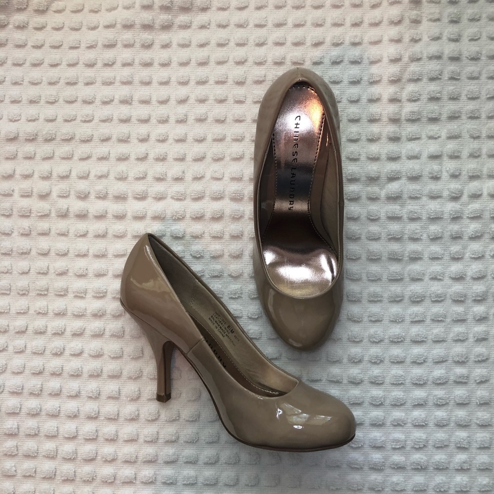 Chinese Laundry New Love Patent Pumps Nude - Picture 4 of 16